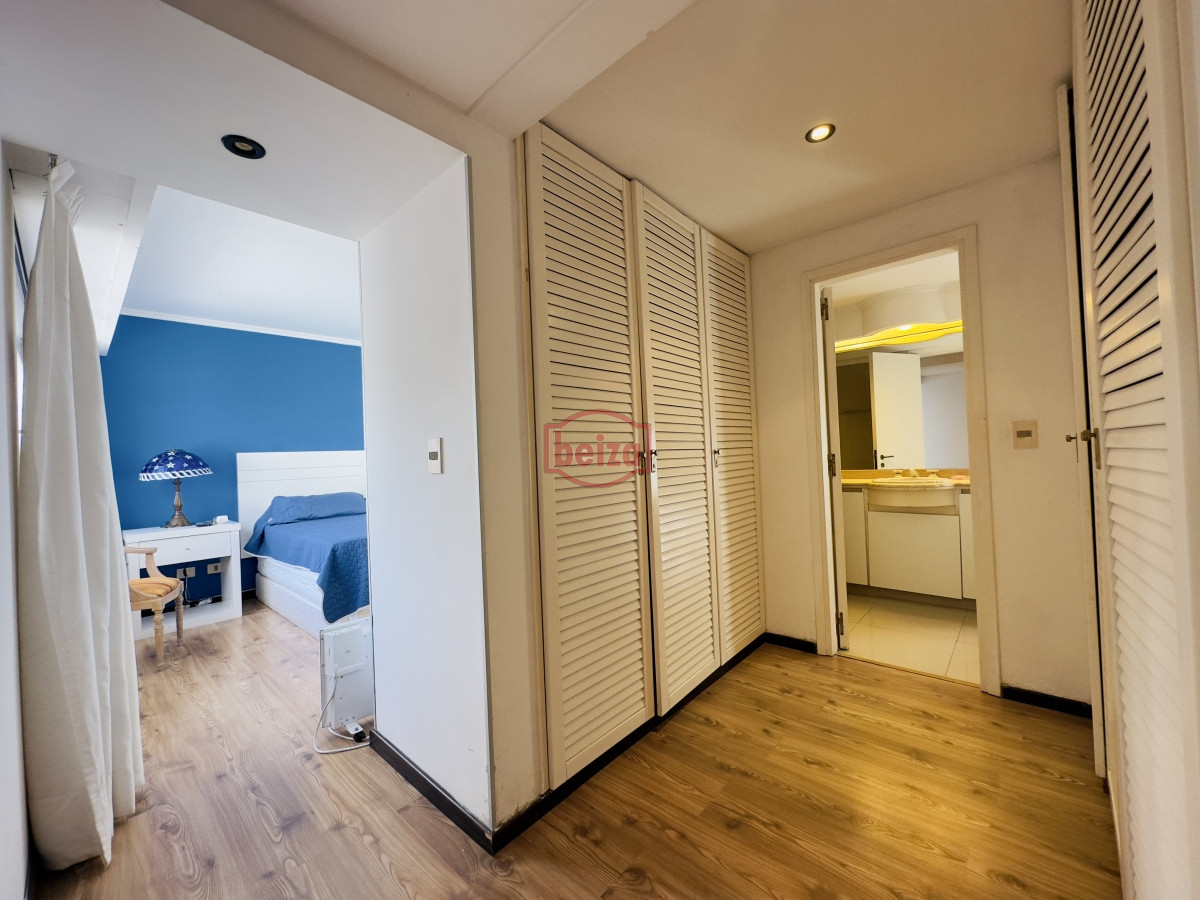 Apartamento ID.167012/Hermoso-apartamento-de-2-dormitorios-y-2-baños - Apartamento en venta, 3 dormitorios, vista al mar, primera linea, playa mansa.
