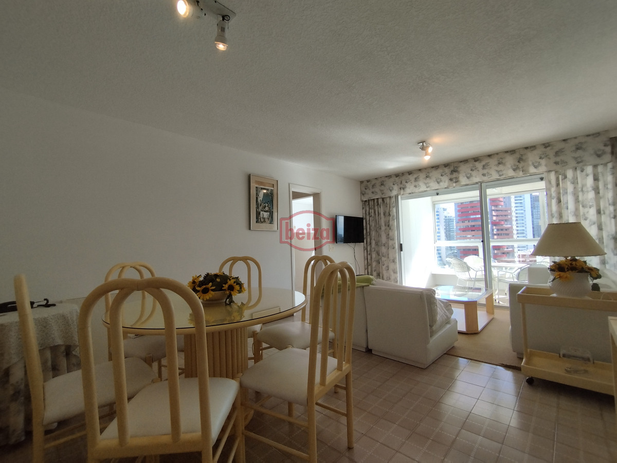 Apartamento ID.167045/Gran-departamento-de-1-dormitorio-en-venta -  Alquiler y venta de apartamento de dos dormitorios en Punta del Este