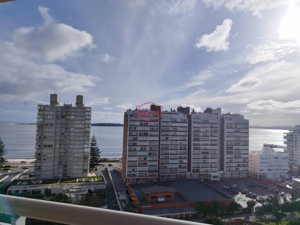 Apartamento ID.166998/Excelente-ubicacion-,-a-2-cuadras-mar -  Apartamento en venta en playa brava de Punta del Este