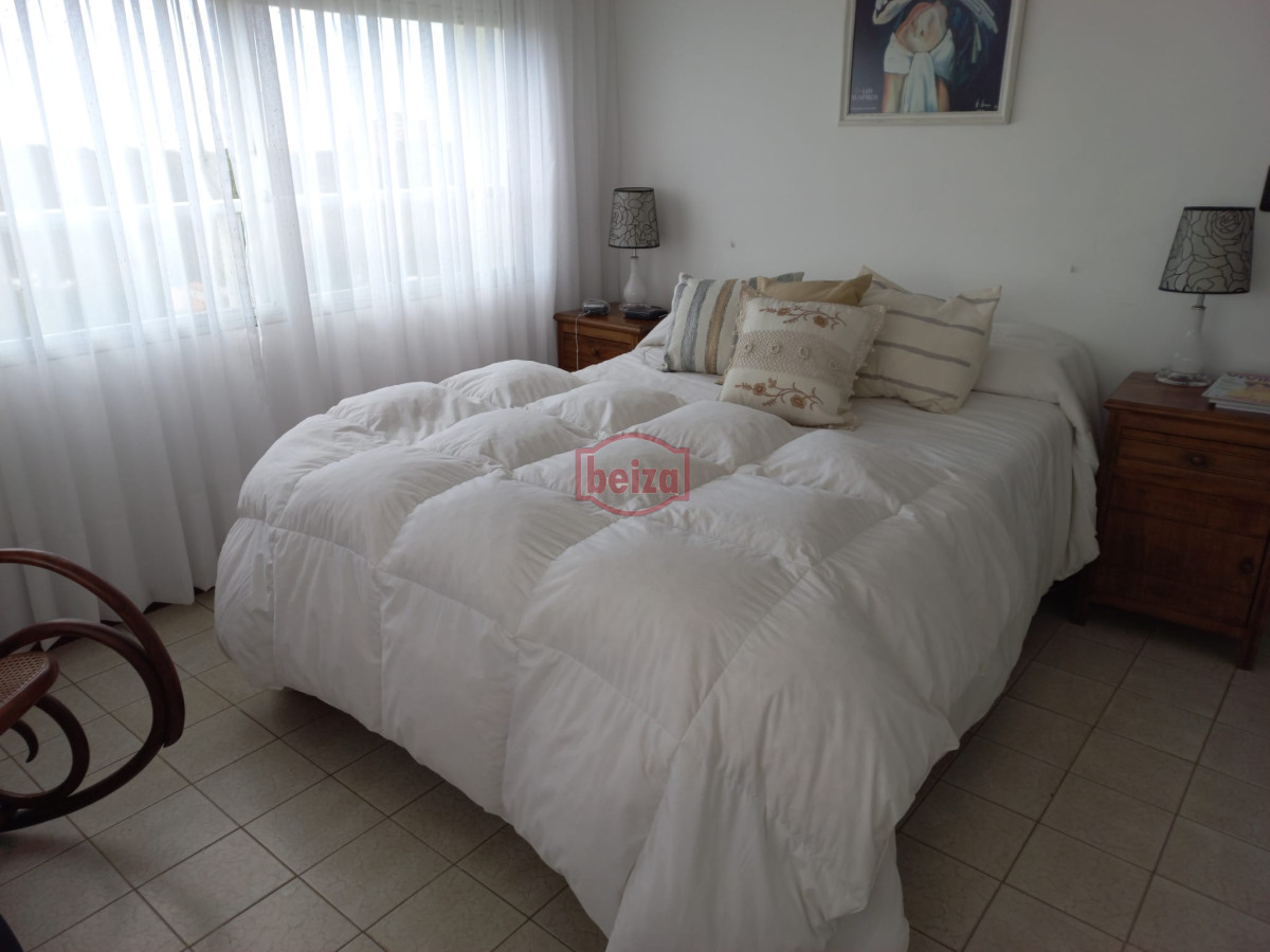 Apartamento ID.165419/Brava-,A-una-cuadra-de-la-Brava-3-dormit - Venta de apartamento de dos dormitorios en Punta del Este