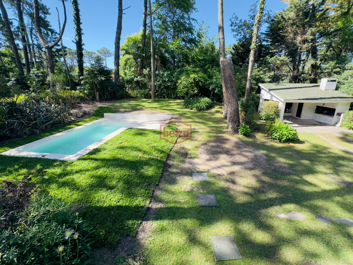 Casa ID.165875 - Alquiler de casa de 4 dormitorios y dep en Punta del Este