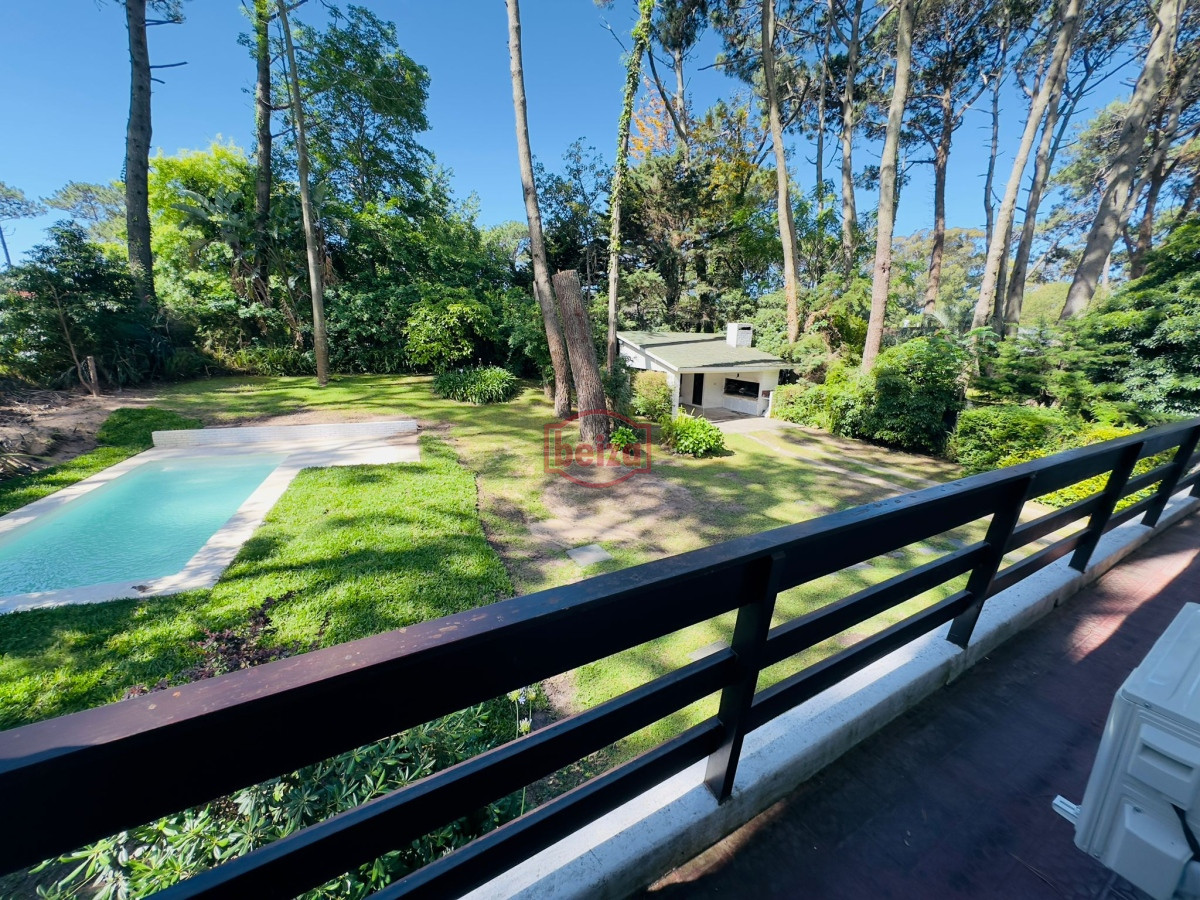 Casa ID.165875 - Alquiler de casa de 4 dormitorios y dep en Punta del Este