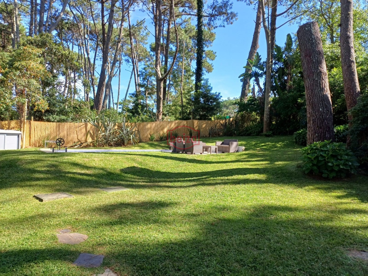 Casa ID.165875 - Alquiler de casa de 4 dormitorios y dep en Punta del Este