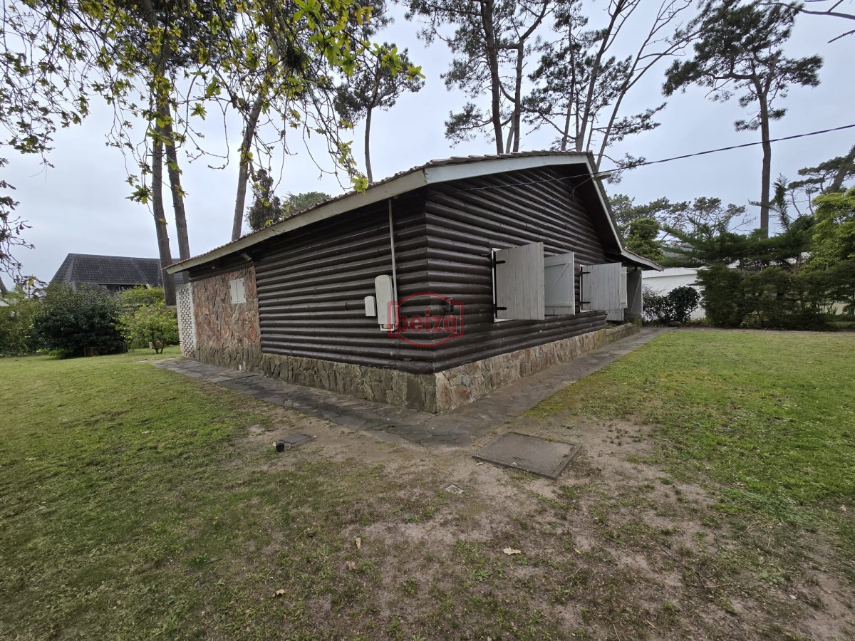 Casa ID.166598/Casa-en-venta-en-PUNTA-DEL-ESTE-zona-PINARES - Corazon de San Rafael, excelente ubicacion