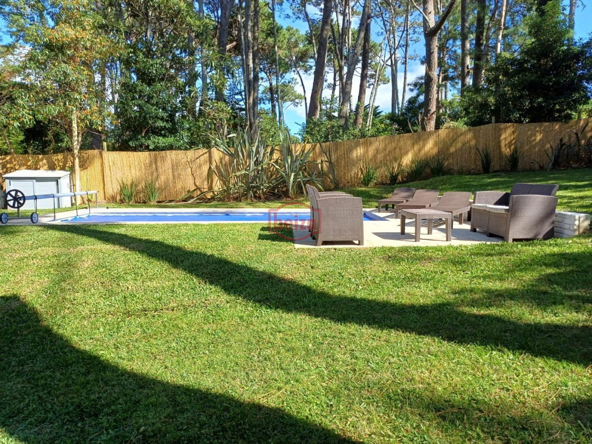 Casa ID.165875 - Alquiler de casa de 4 dormitorios y dep en Punta del Este