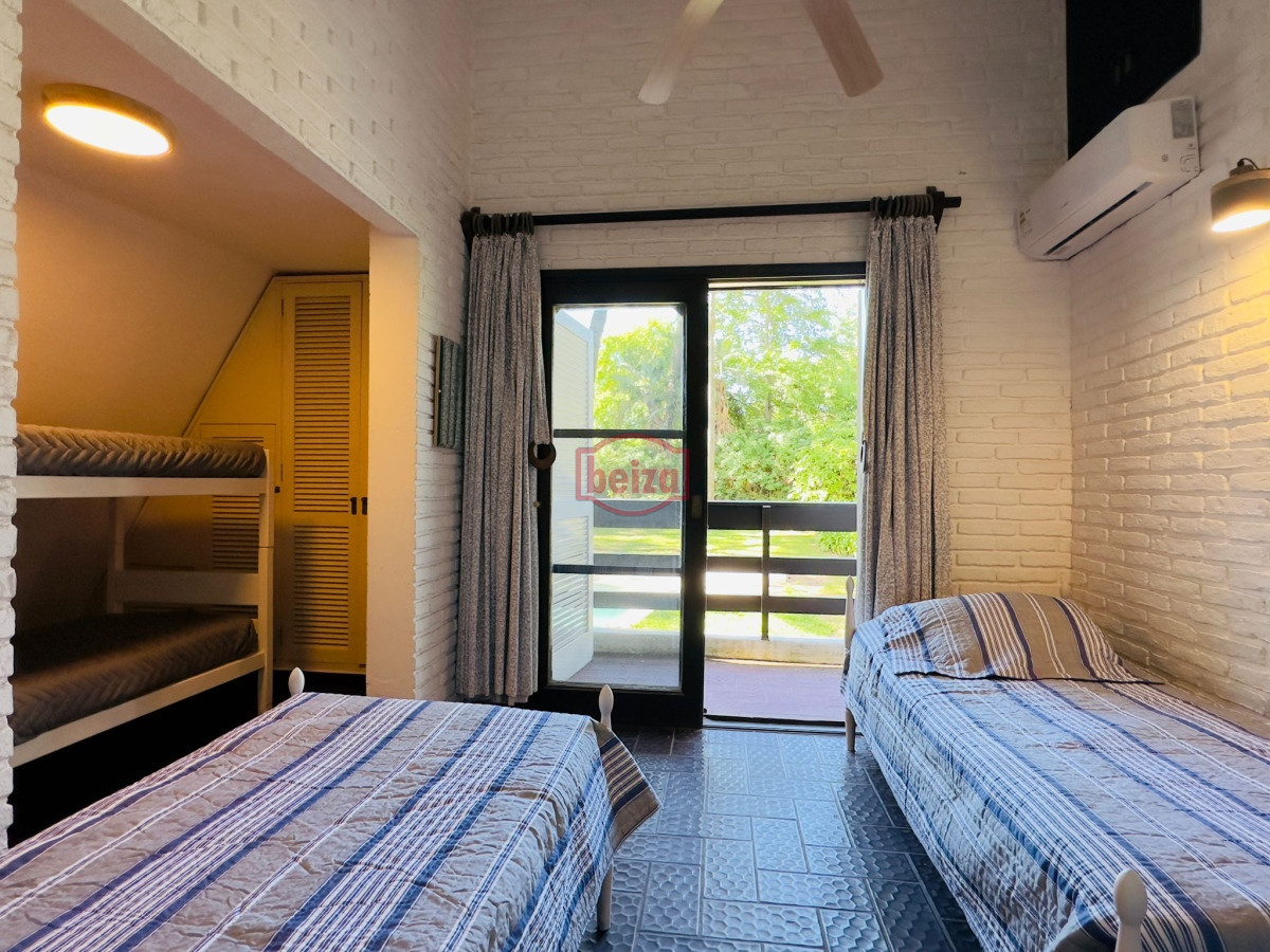 Casa ID.165875 - Alquiler de casa de 4 dormitorios y dep en Punta del Este