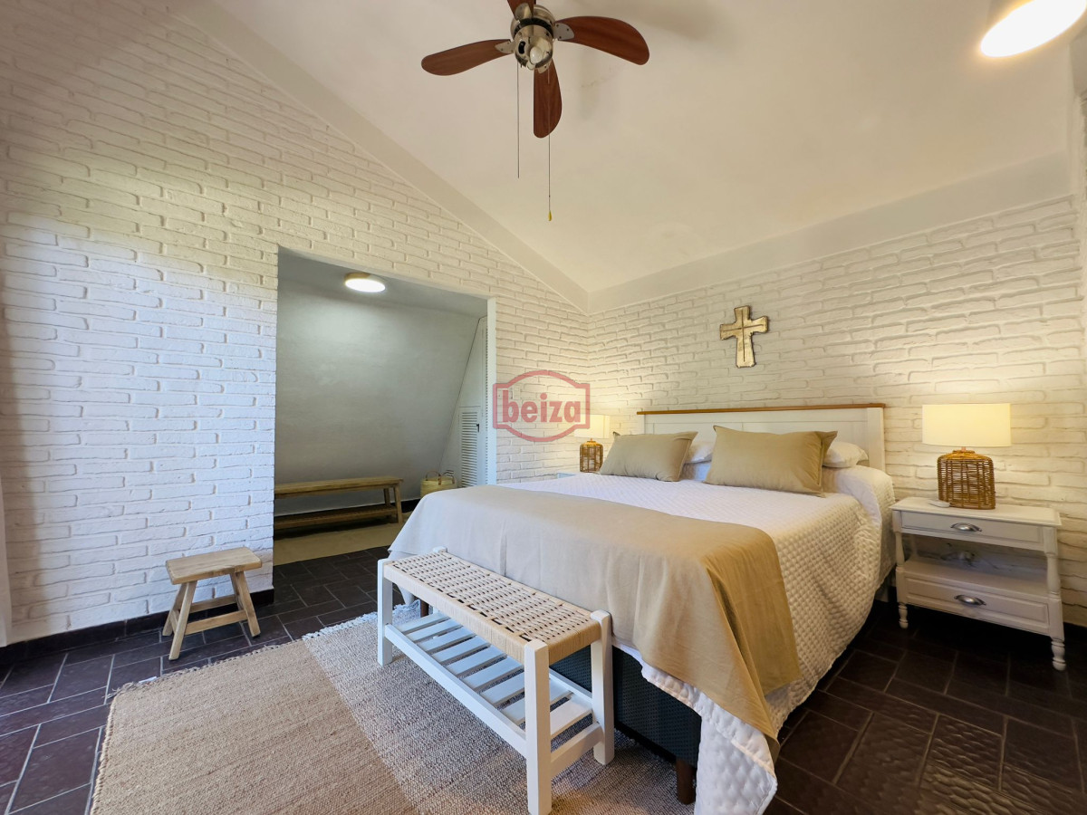 Casa ID.165875 - Alquiler de casa de 4 dormitorios y dep en Punta del Este