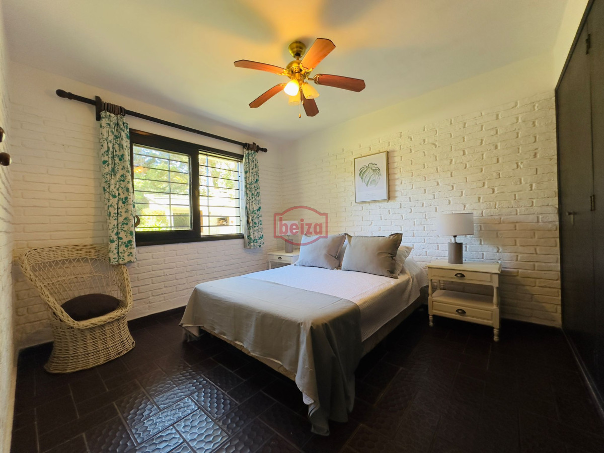 Casa ID.165875 - Alquiler de casa de 4 dormitorios y dep en Punta del Este
