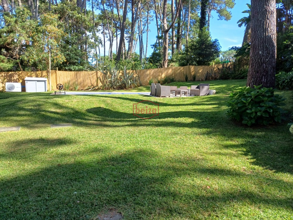Casa ID.165875 - Alquiler de casa de 4 dormitorios y dep en Punta del Este