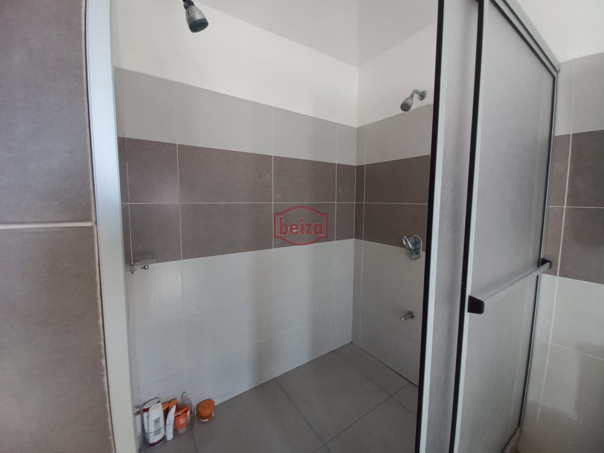 Casa ID.165979/Venta-de-Casa-4-dormitorios-en-Portezuelo,-Punta-del-Este. - Casa de 4 dormitorios en venta en Punta del Este