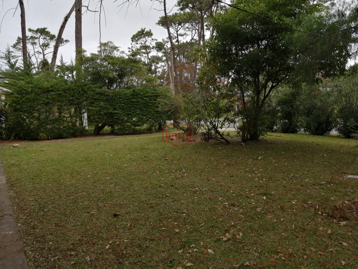 Casa ID.166598/Casa-en-venta-en-PUNTA-DEL-ESTE-zona-PINARES - Corazon de San Rafael, excelente ubicacion