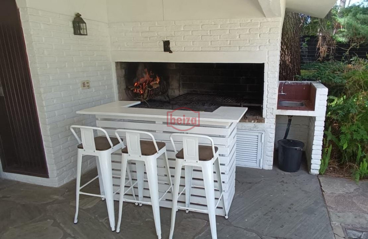 Casa ID.165875 - Alquiler de casa de 4 dormitorios y dep en Punta del Este