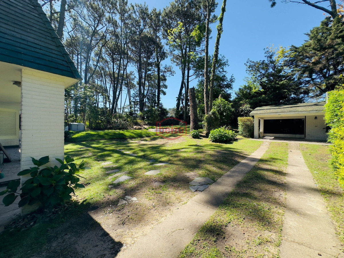 Casa ID.165875 - Alquiler de casa de 4 dormitorios y dep en Punta del Este