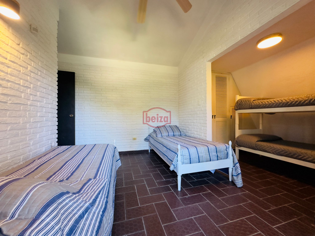 Casa ID.165875 - Alquiler de casa de 4 dormitorios y dep en Punta del Este