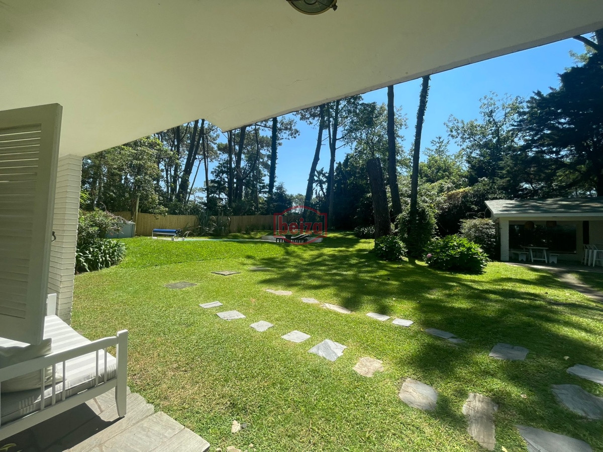 Casa ID.165875 - Alquiler de casa de 4 dormitorios y dep en Punta del Este