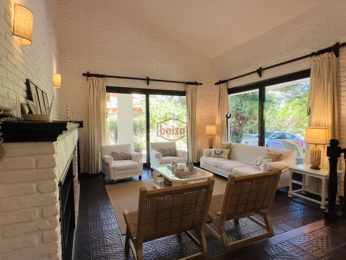 Casa ID.165875 - Alquiler de casa de 4 dormitorios y dep en Punta del Este