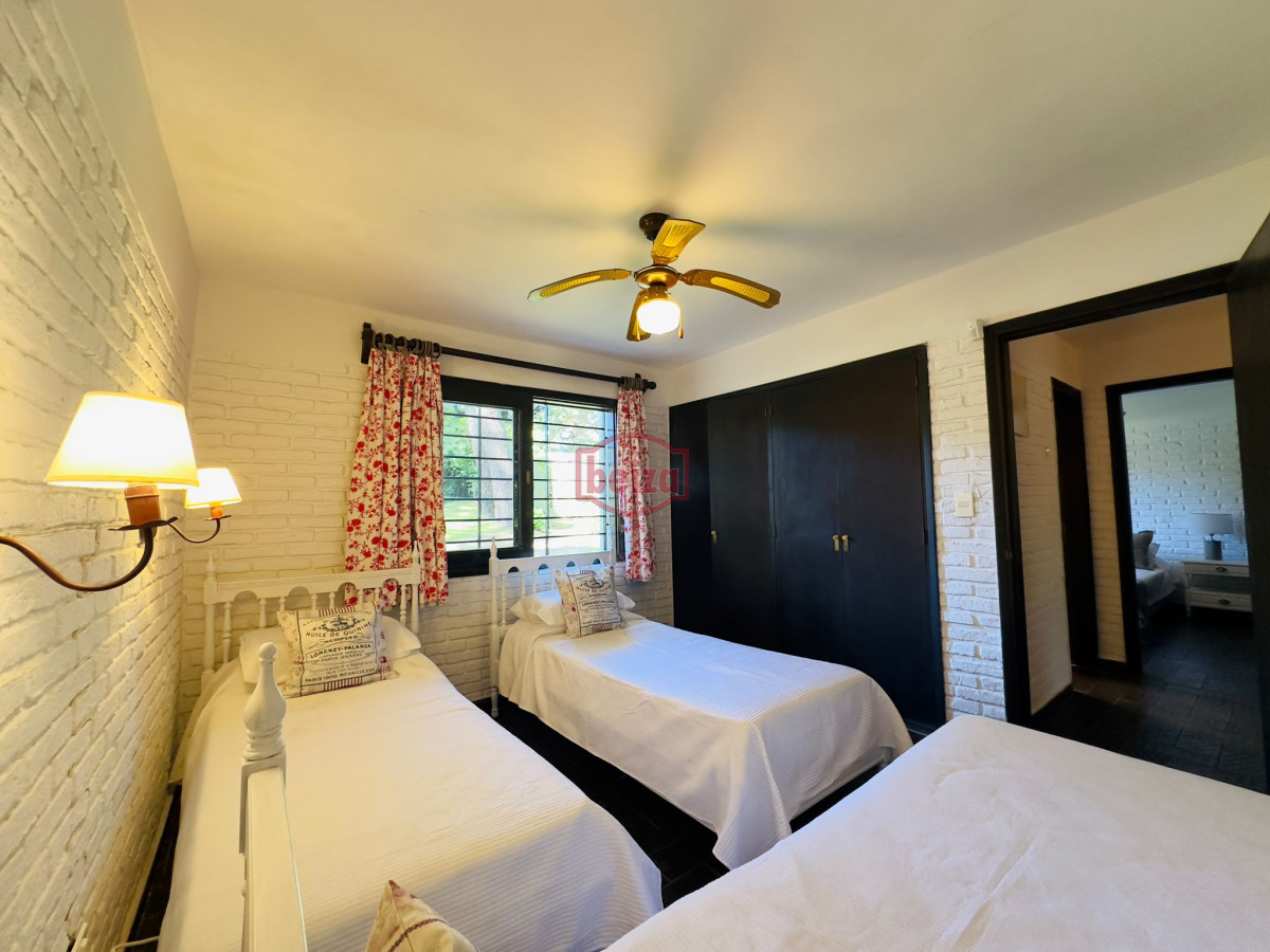 Casa ID.165875 - Alquiler de casa de 4 dormitorios y dep en Punta del Este