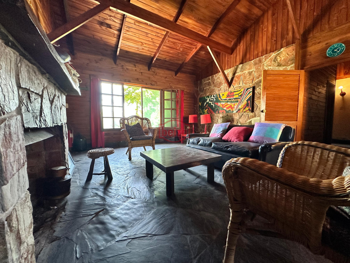 Casa ID.166598/Casa-en-venta-en-PUNTA-DEL-ESTE-zona-PINARES - Corazon de San Rafael, excelente ubicacion
