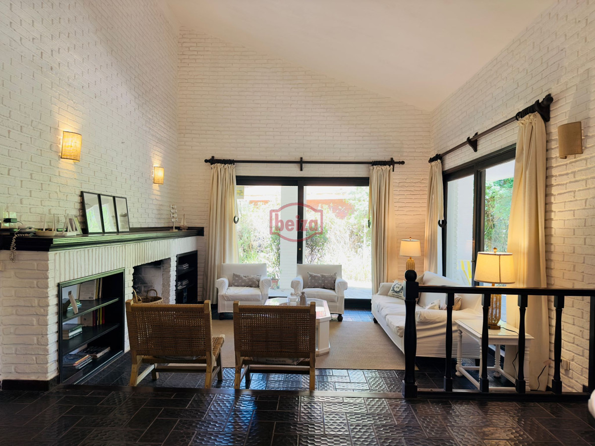 Casa ID.165875 - Alquiler de casa de 4 dormitorios y dep en Punta del Este