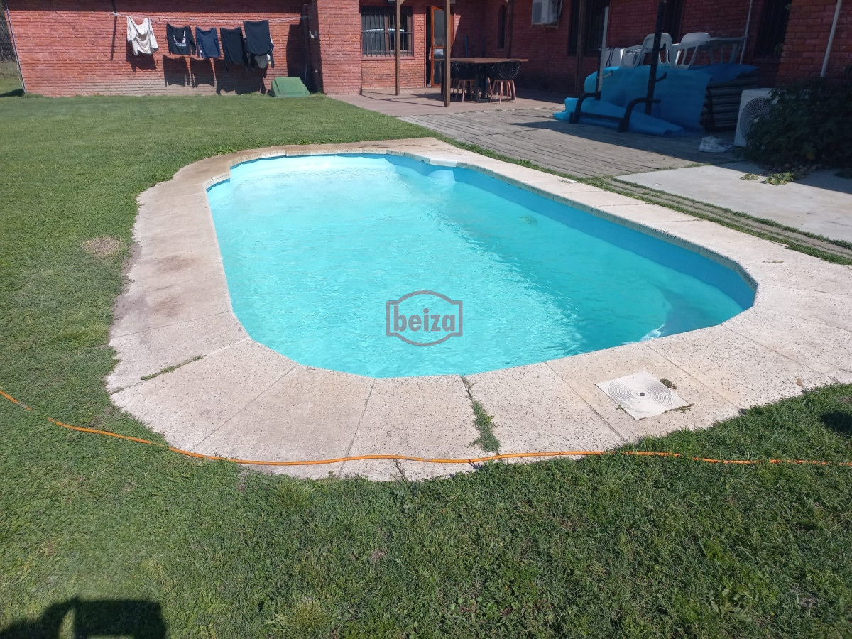 Casa ID.165979/Venta-de-Casa-4-dormitorios-en-Portezuelo,-Punta-del-Este. - Casa de 4 dormitorios en venta en Punta del Este