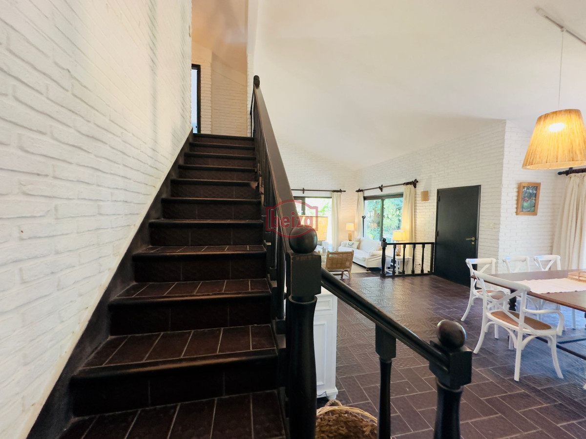 Casa ID.165875 - Alquiler de casa de 4 dormitorios y dep en Punta del Este