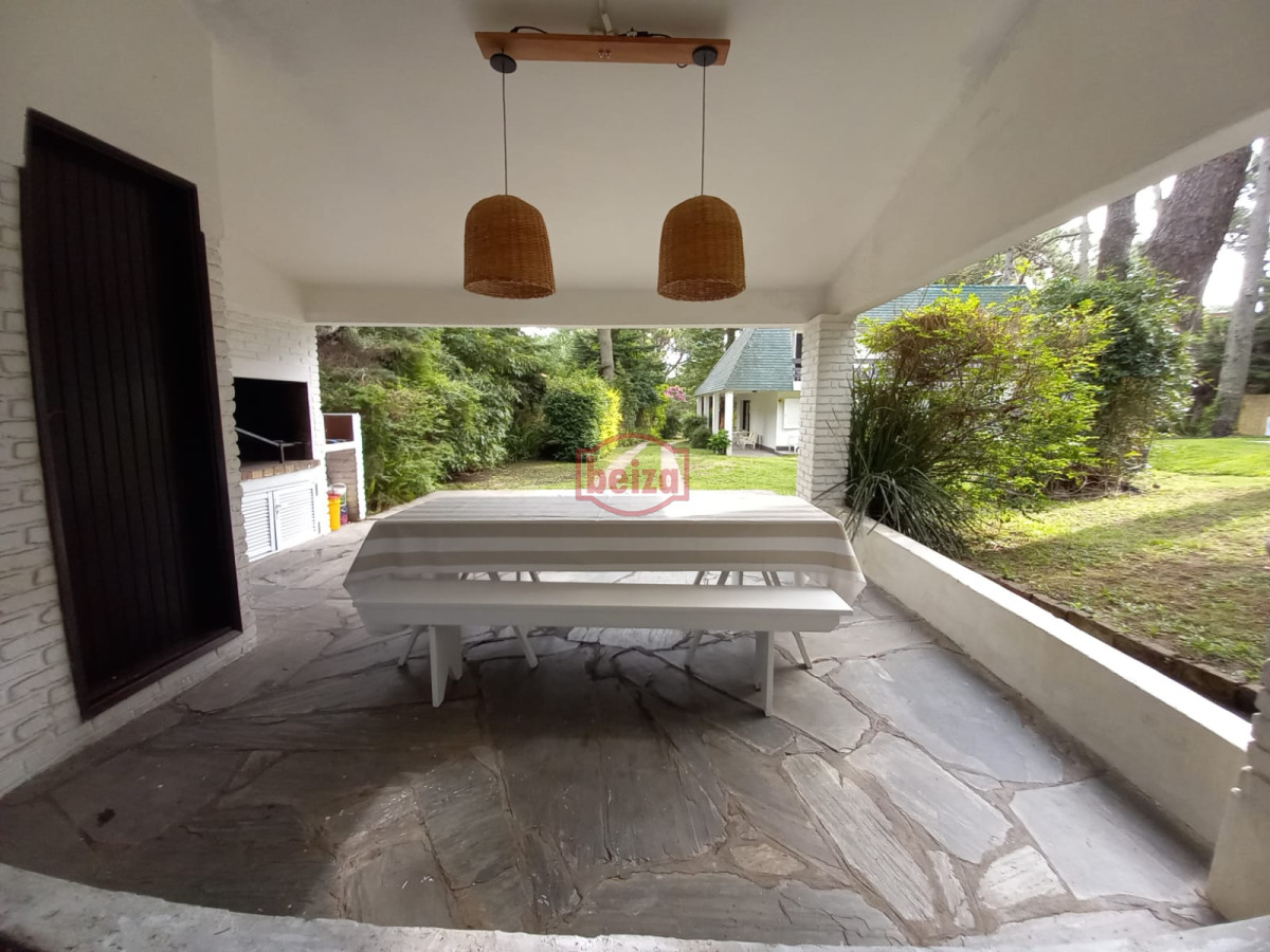 Casa ID.165875 - Alquiler de casa de 4 dormitorios y dep en Punta del Este