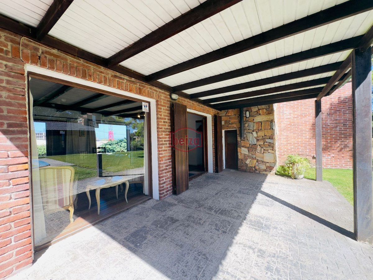 Casa ID.166094 - Casa de 4 dormitorios en venta en Punta del Este