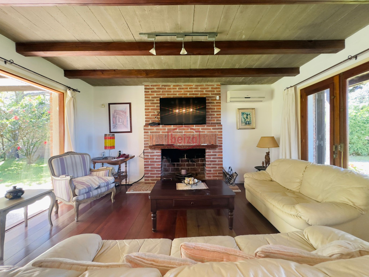 Casa ID.166094 - Casa de 4 dormitorios en venta en Punta del Este