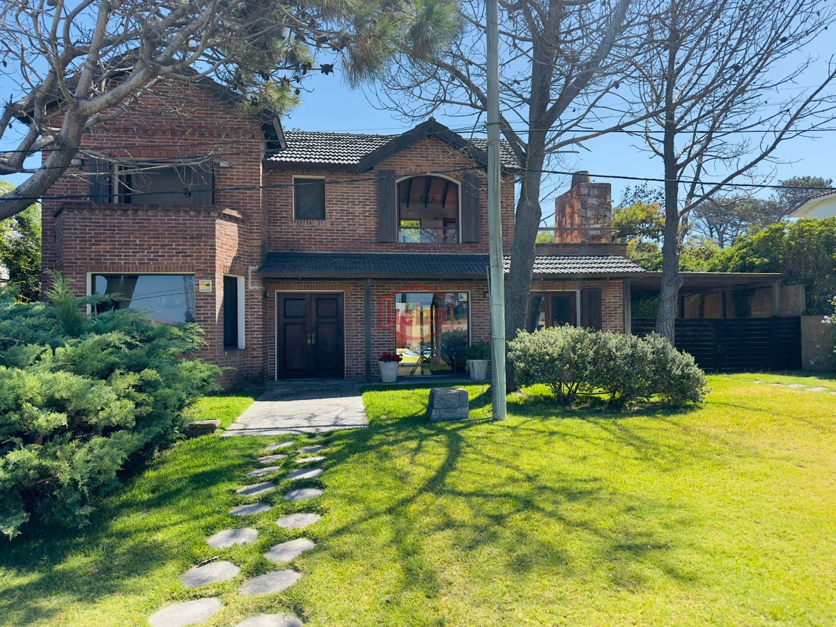 Casa ID.166094 - Casa de 4 dormitorios en venta en Punta del Este