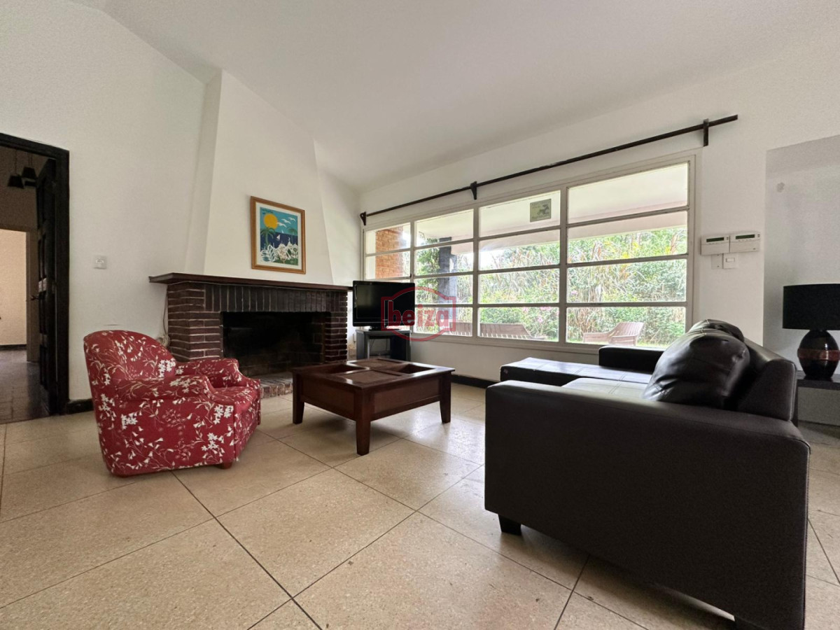 Casa ID.167155/Venta-Casa-en-Montevideo - Casa de 3 dormitorios en venta en Cantegril