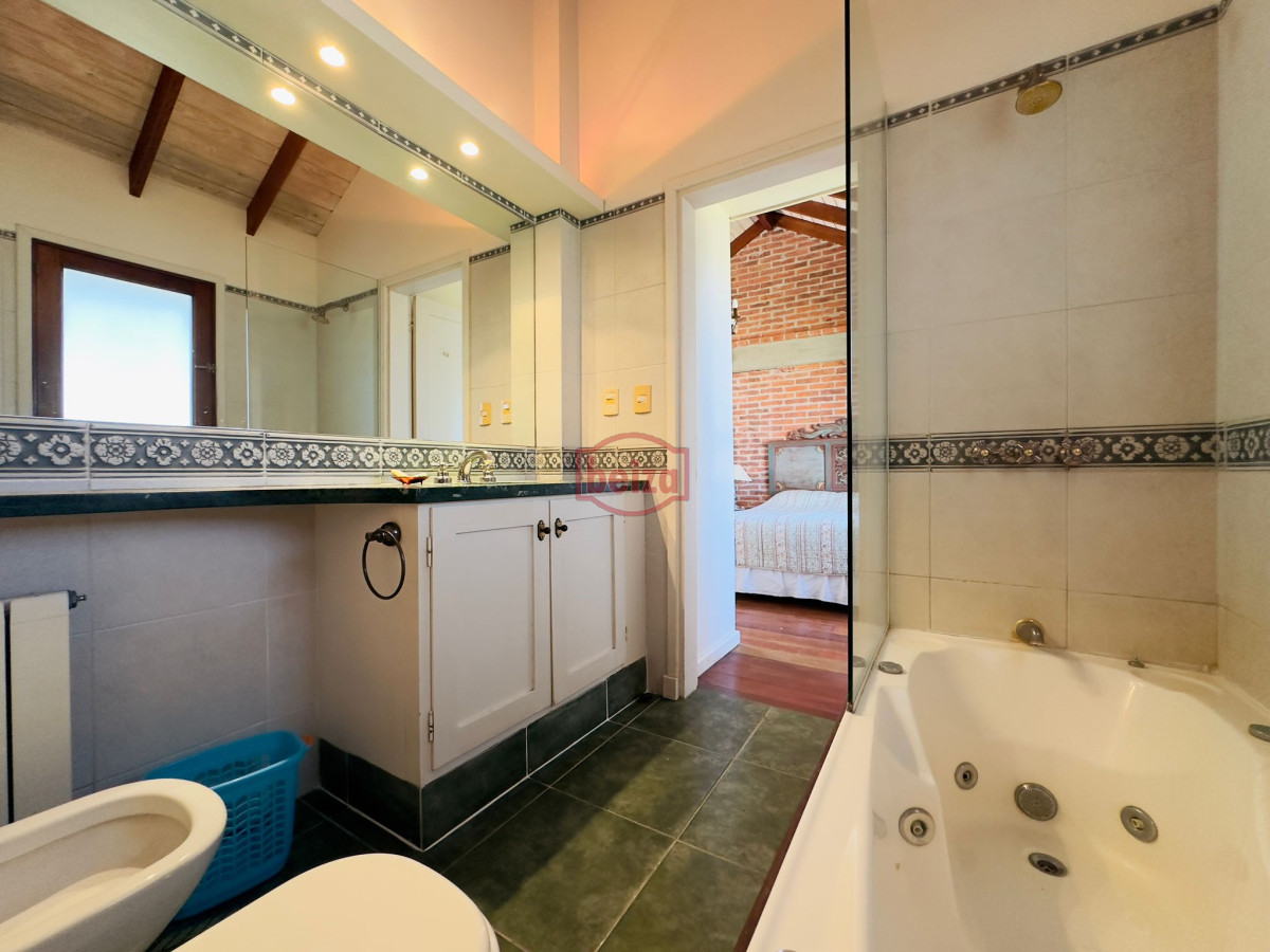 Casa ID.166094 - Casa de 4 dormitorios en venta en Punta del Este