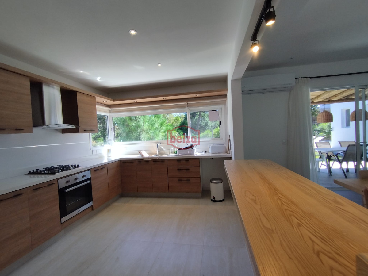 Casa ID.167275/Venta-de-Casa-de-4-dormitorios-en-La-Barra,-Punta-del-Este. - Alquiler y venta de casa de 3 dormitorios en La Barra