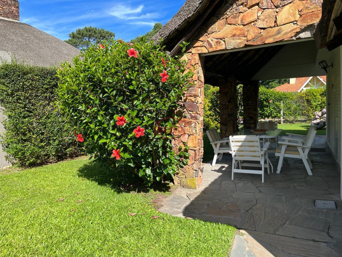 Casa ID.166101/Alquiler-de-casa-de-3-dormitorios-en-Punta-del-Este - Casa de 3 dormitorios en alquiler en Punta del Este