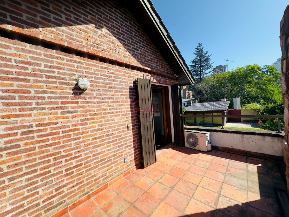 Casa ID.166094 - Casa de 4 dormitorios en venta en Punta del Este