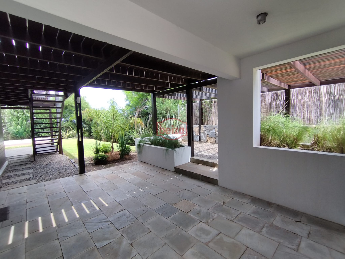 Casa ID.166178/Venta.-Playa-Mansa.-3-Dormitorios.-Excelente-calidad-constructiva. - Casa en Venta, Manantiales, Maldonado.