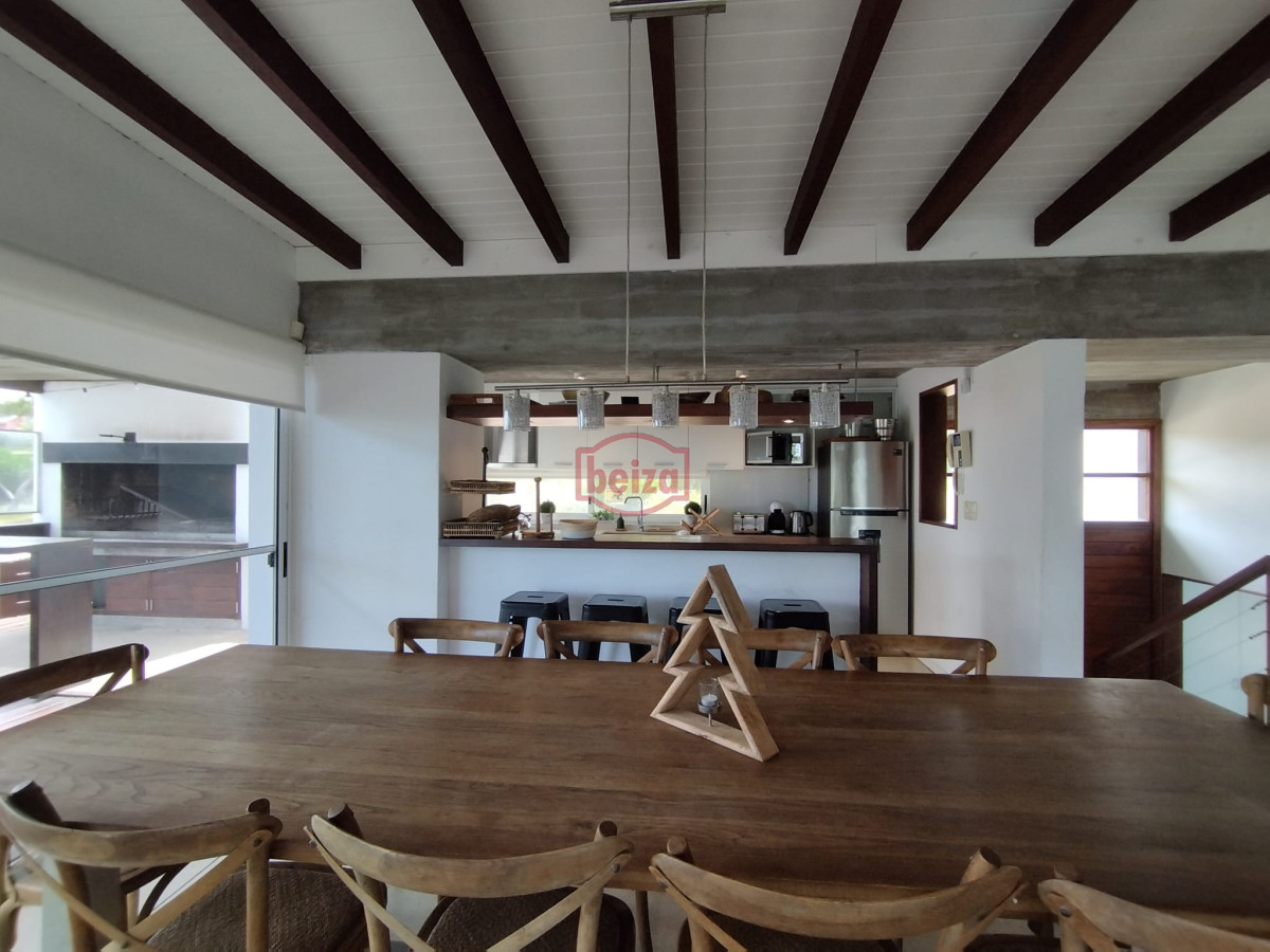 Casa ID.166178/Venta.-Playa-Mansa.-3-Dormitorios.-Excelente-calidad-constructiva. - Casa en Venta, Manantiales, Maldonado.