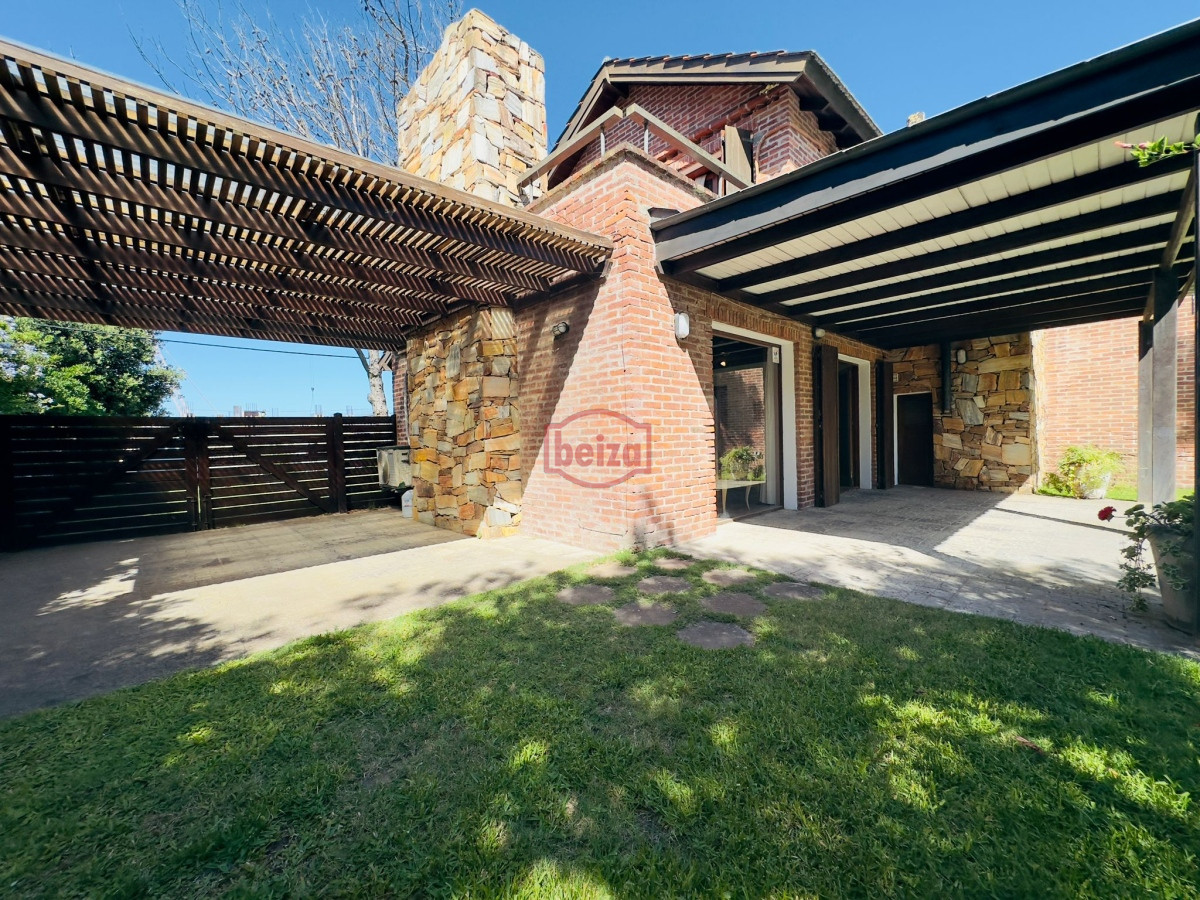 Casa ID.166094 - Casa de 4 dormitorios en venta en Punta del Este