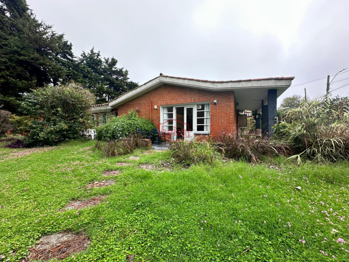 Casa ID.167155/Venta-Casa-en-Montevideo - Casa de 3 dormitorios en venta en Cantegril