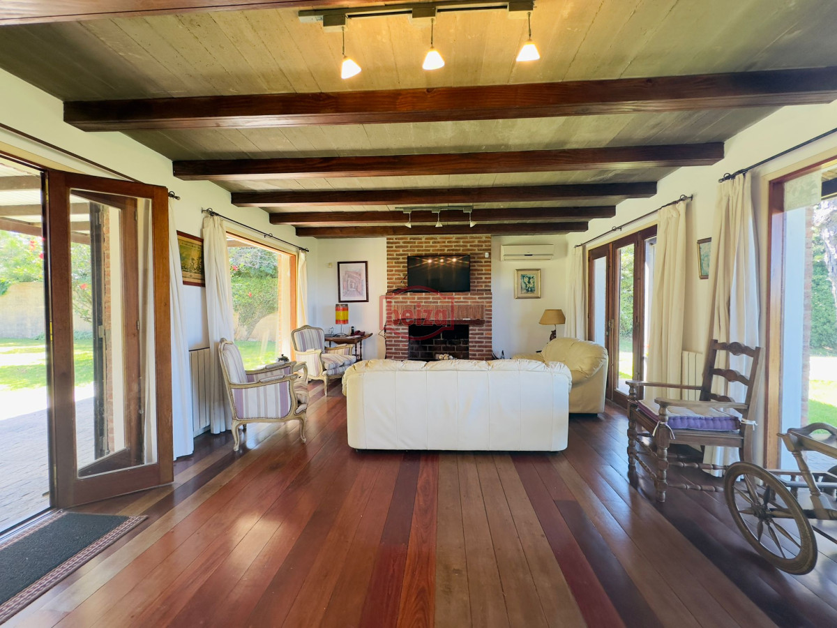 Casa ID.166094 - Casa de 4 dormitorios en venta en Punta del Este