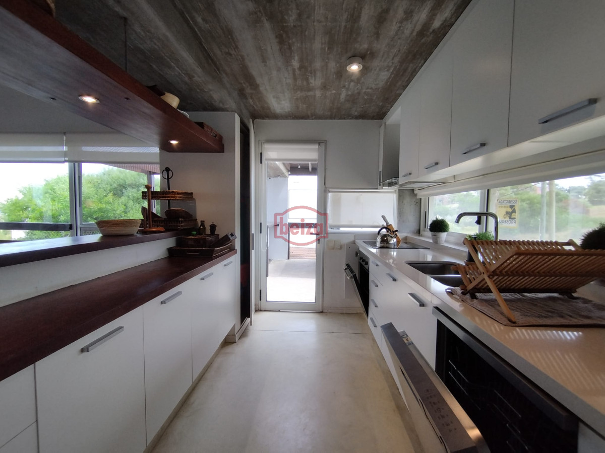 Casa ID.166178/Venta.-Playa-Mansa.-3-Dormitorios.-Excelente-calidad-constructiva. - Casa en Venta, Manantiales, Maldonado.