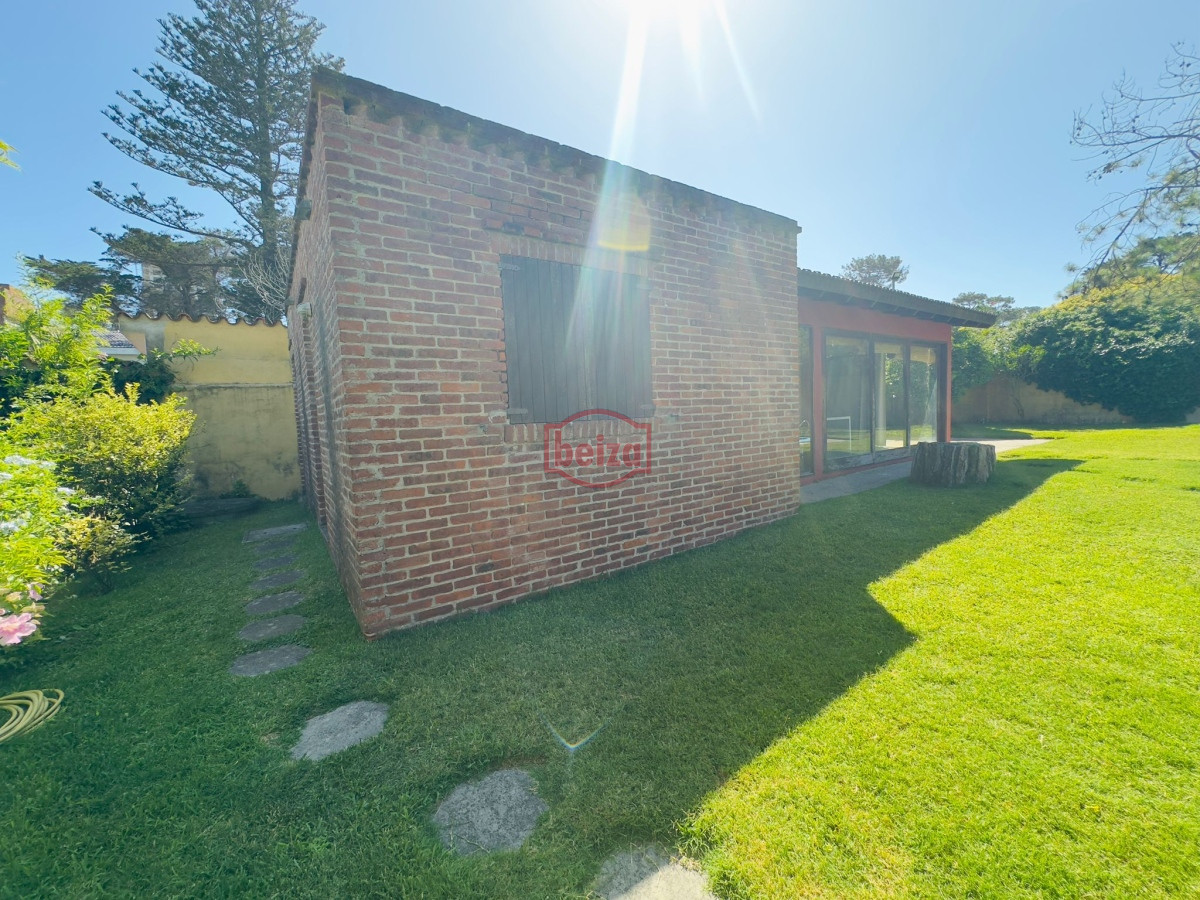 Casa ID.166094 - Casa de 4 dormitorios en venta en Punta del Este