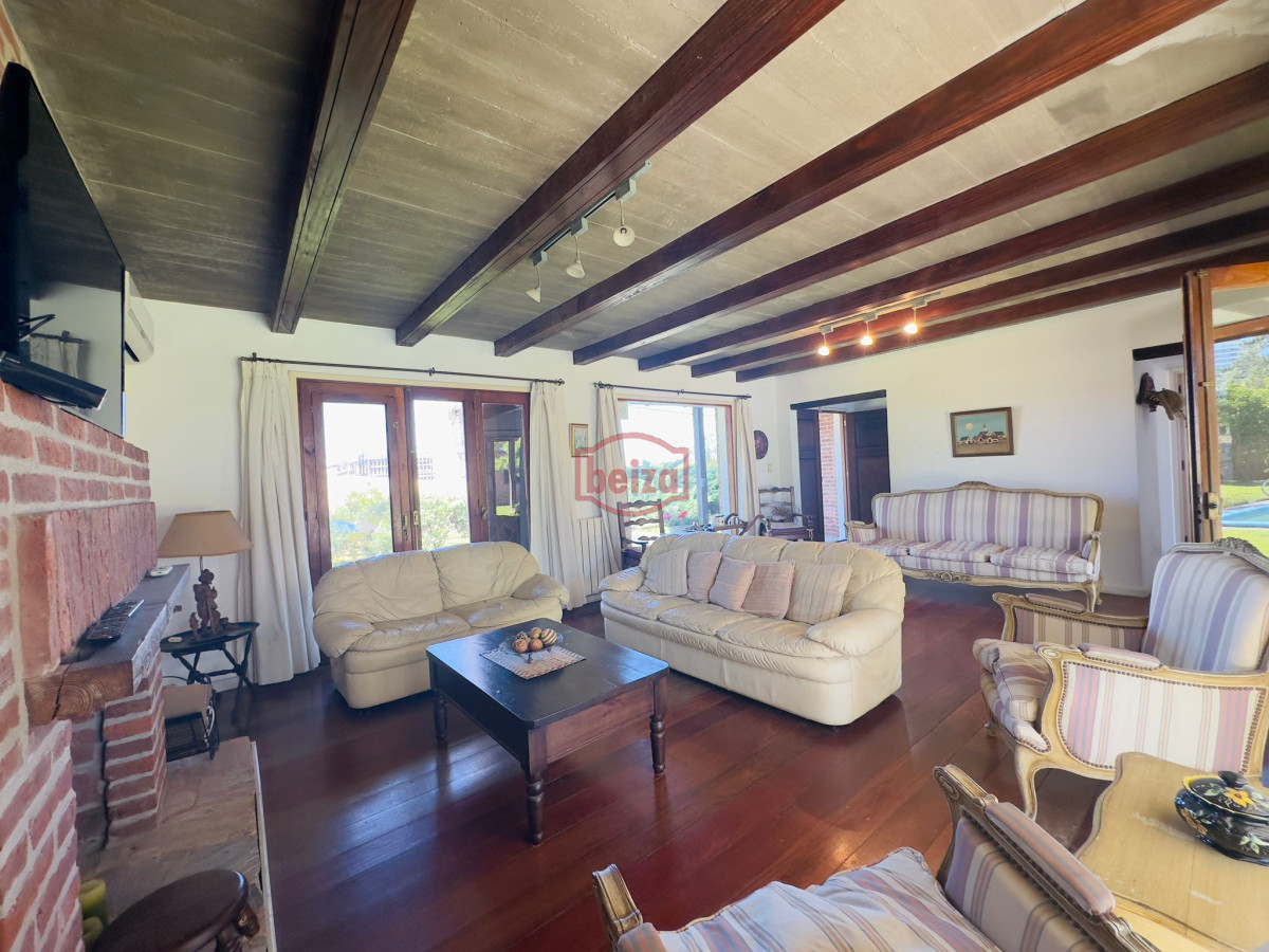 Casa ID.166094 - Casa de 4 dormitorios en venta en Punta del Este