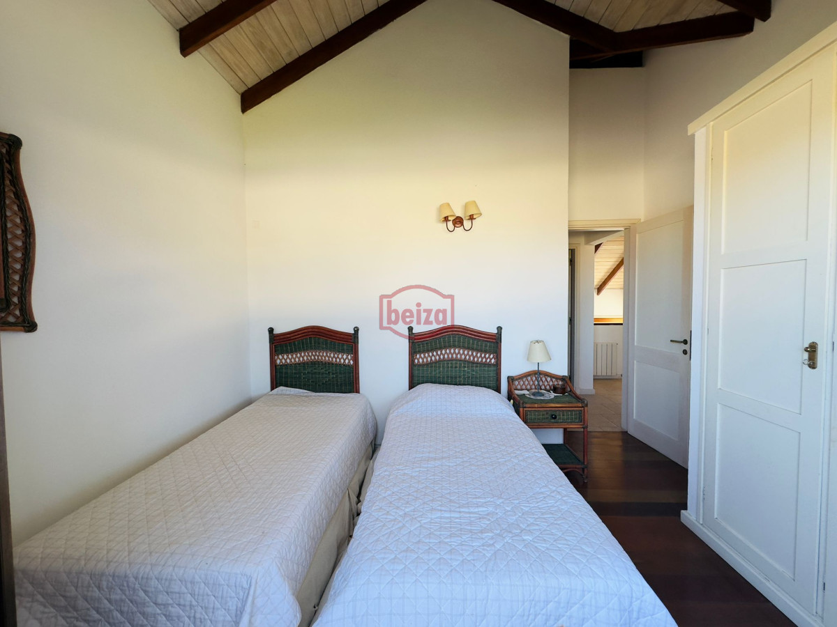 Casa ID.166094 - Casa de 4 dormitorios en venta en Punta del Este