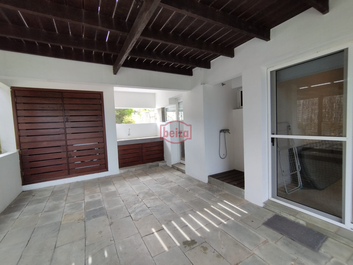 Casa ID.166178/Venta.-Playa-Mansa.-3-Dormitorios.-Excelente-calidad-constructiva. - Casa en Venta, Manantiales, Maldonado.