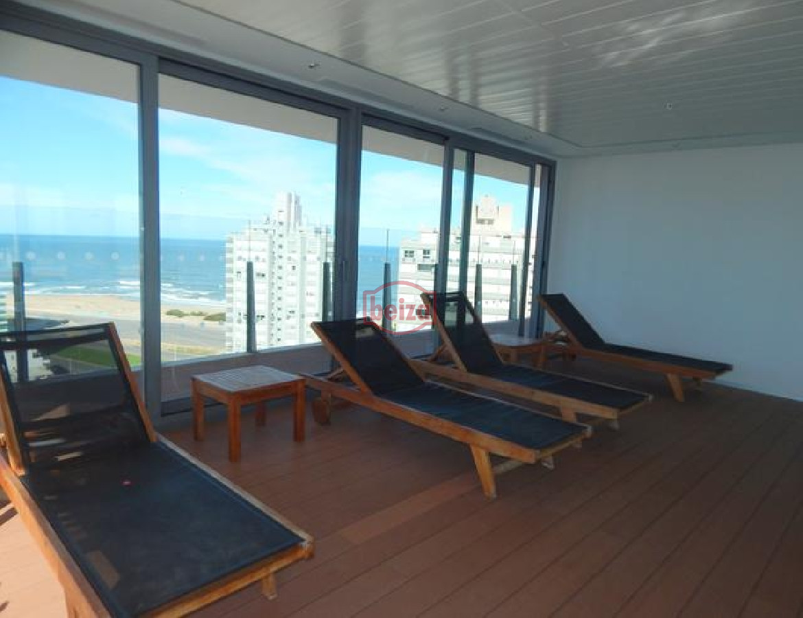 Apartamento ID.166914/ - Alquiler de apartamento de un dormitorio y medio en Punta del Este