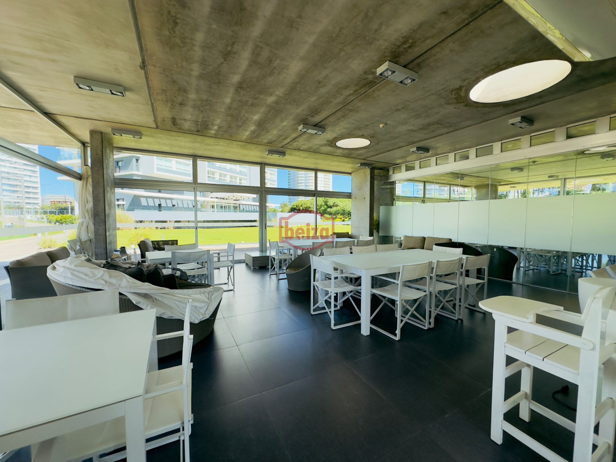 Apartamento ID.166245/Vende-excelente-departamento-3-dormitorios-en-Tunquelen-,-Playa-Mansa,-Punta-del-este - Penthouse en VENTA, 3 dormitorios en suite + Dependencia, vista 180°.