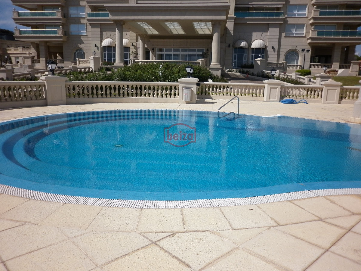 Apartamento ID.167285/Excelente-apartamento-en-primera-linea-de-playa-mansa - Apartamento en venta de 3 dormitorios y dependencia en Punta del Este