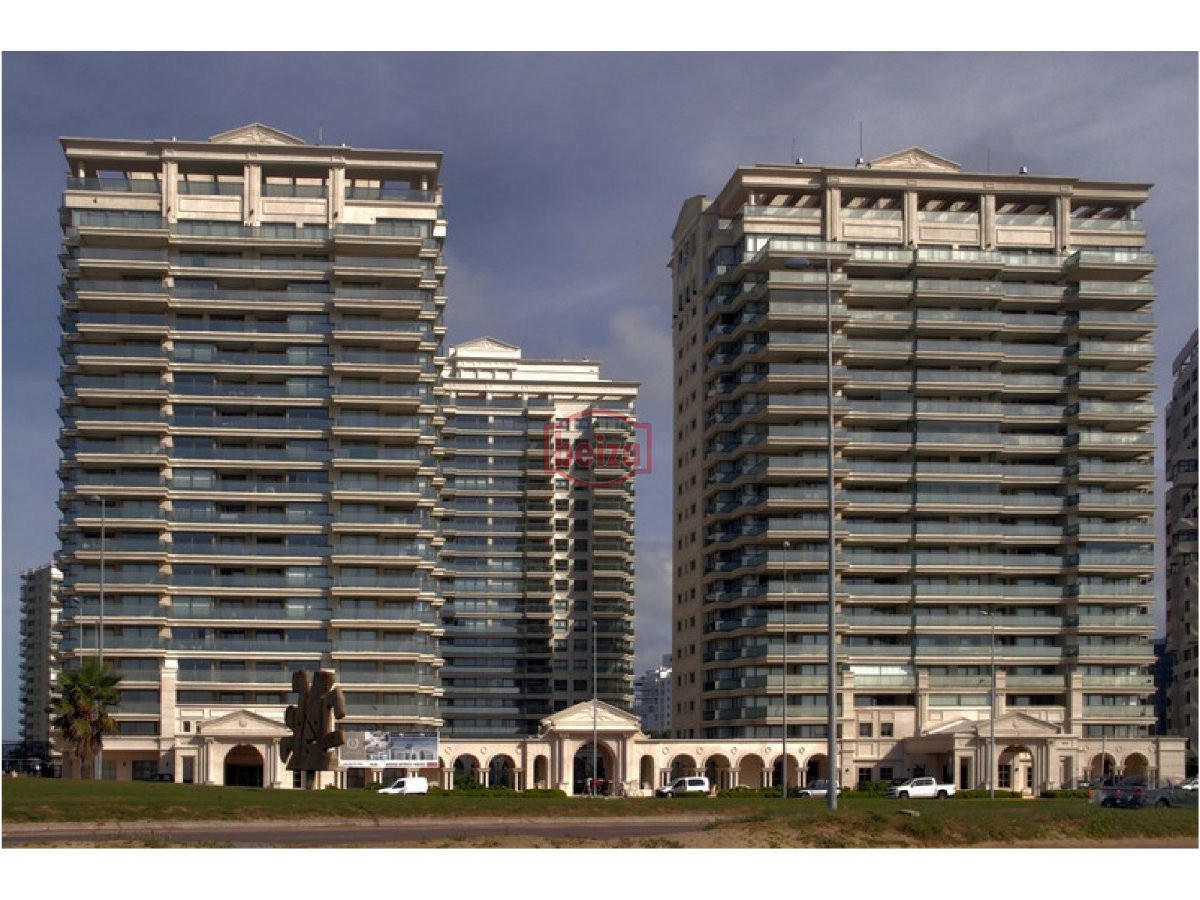 Apartamento ID.166998/Excelente-ubicacion-,-a-2-cuadras-mar -  Apartamento en venta en playa brava de Punta del Este