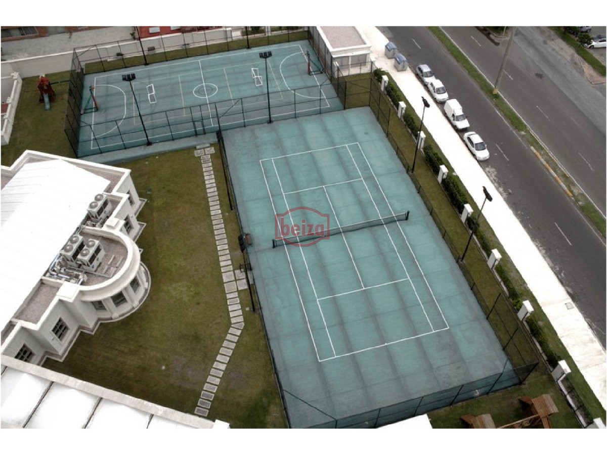 Apartamento ID.166998/Excelente-ubicacion-,-a-2-cuadras-mar -  Apartamento en venta en playa brava de Punta del Este