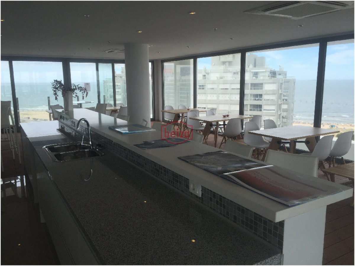 Apartamento ID.166914/ - Alquiler de apartamento de un dormitorio y medio en Punta del Este